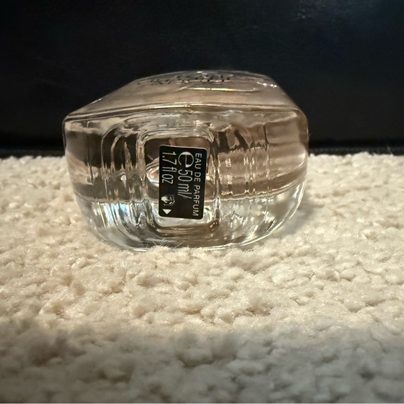 Victoria's Secret Angel Eau de Parfum - Picture 3 of 6